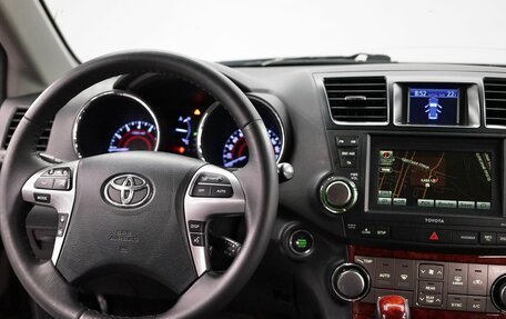 Toyota Highlander III, 2013 год, 1 545 000 рублей, 11 фотография
