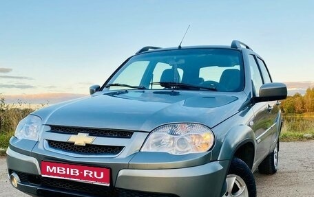 Chevrolet Niva I рестайлинг, 2013 год, 635 000 рублей, 1 фотография