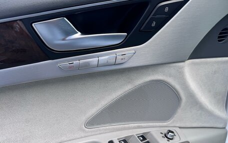 Audi A8, 2010 год, 1 520 000 рублей, 10 фотография