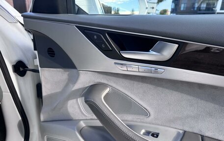 Audi A8, 2010 год, 1 520 000 рублей, 16 фотография