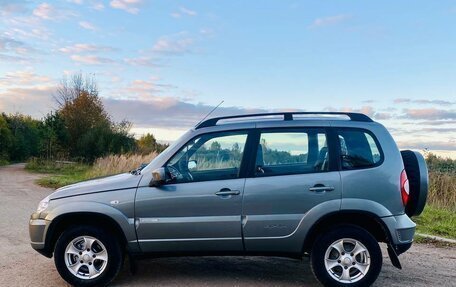 Chevrolet Niva I рестайлинг, 2013 год, 635 000 рублей, 4 фотография