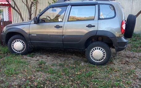 Chevrolet Niva I рестайлинг, 2012 год, 350 000 рублей, 3 фотография