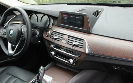 BMW 5 серия, 2019 год, 2 390 000 рублей, 11 фотография