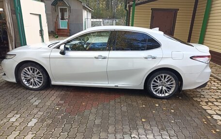 Toyota Camry, 2018 год, 2 800 000 рублей, 3 фотография