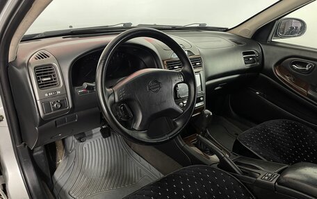 Nissan Maxima VIII, 2001 год, 273 000 рублей, 11 фотография