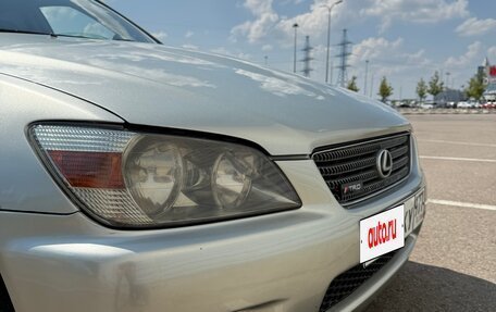 Lexus IS II рестайлинг 2, 2000 год, 960 000 рублей, 28 фотография