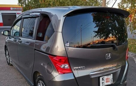 Honda Freed I, 2011 год, 880 000 рублей, 4 фотография
