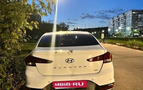 Hyundai Elantra VI рестайлинг, 2020 год, 950 000 рублей, 3 фотография