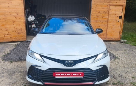 Toyota Camry, 2021 год, 4 750 000 рублей, 2 фотография