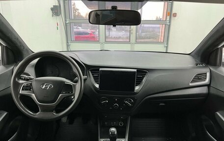 Hyundai Solaris II рестайлинг, 2018 год, 1 090 000 рублей, 12 фотография