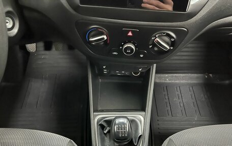 Hyundai Solaris II рестайлинг, 2018 год, 1 090 000 рублей, 14 фотография