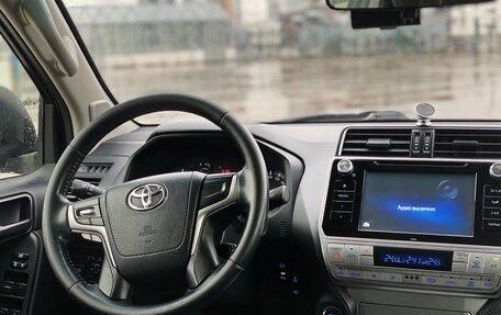 Toyota Land Cruiser Prado 150 рестайлинг 2, 2018 год, 4 070 000 рублей, 9 фотография