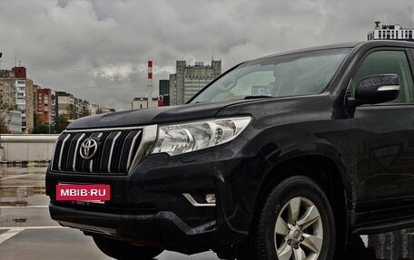 Toyota Land Cruiser Prado 150 рестайлинг 2, 2018 год, 4 070 000 рублей, 2 фотография