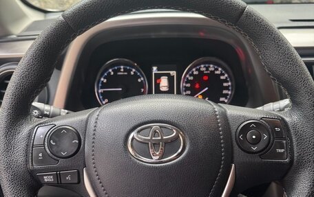 Toyota RAV4, 2015 год, 2 200 000 рублей, 10 фотография