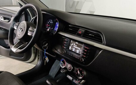 KIA Rio IV, 2018 год, 1 445 000 рублей, 15 фотография