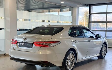 Toyota Camry, 2020 год, 2 825 000 рублей, 6 фотография