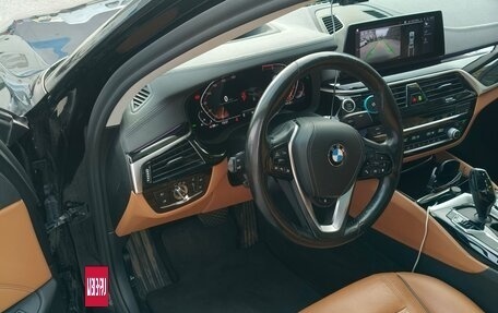 BMW 5 серия, 2019 год, 3 500 000 рублей, 16 фотография