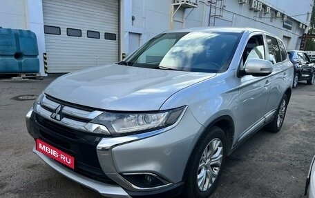 Mitsubishi Outlander III рестайлинг 3, 2015 год, 1 615 000 рублей, 1 фотография