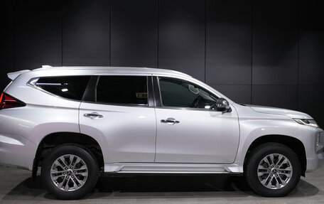 Mitsubishi Pajero Sport III рестайлинг, 2022 год, 3 700 000 рублей, 4 фотография