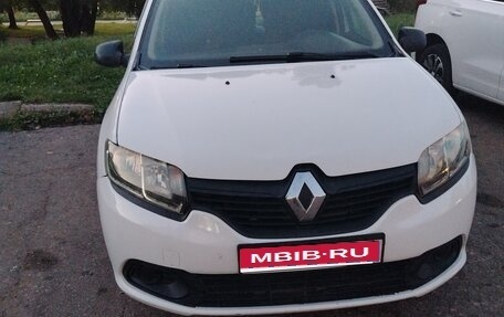 Renault Logan II, 2017 год, 385 000 рублей, 1 фотография