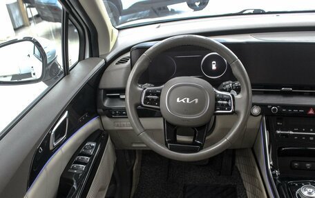 KIA Carnival, 2022 год, 4 699 000 рублей, 10 фотография