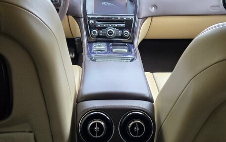 Jaguar XJ IV (X351), 2010 год, 2 550 000 рублей, 30 фотография