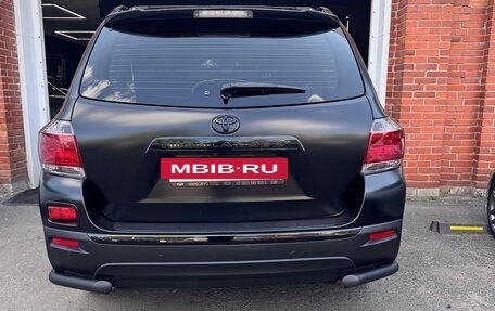 Toyota Highlander III, 2013 год, 2 350 000 рублей, 4 фотография