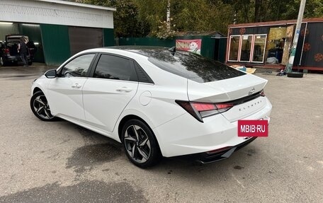 Hyundai Elantra, 2022 год, 1 850 000 рублей, 5 фотография