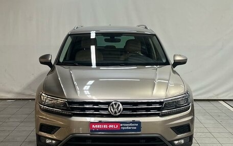 Volkswagen Tiguan II, 2018 год, 2 550 000 рублей, 2 фотография