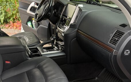 Toyota Land Cruiser 200, 2020 год, 5 950 000 рублей, 9 фотография