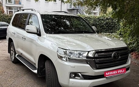 Toyota Land Cruiser 200, 2020 год, 5 950 000 рублей, 2 фотография
