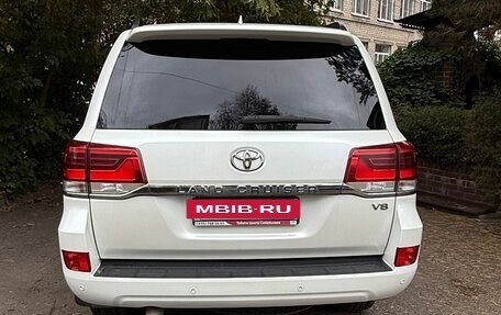 Toyota Land Cruiser 200, 2020 год, 5 950 000 рублей, 4 фотография