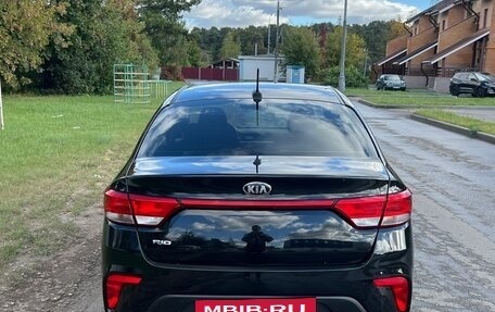 KIA Rio IV, 2018 год, 1 300 000 рублей, 3 фотография
