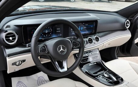 Mercedes-Benz E-Класс, 2016 год, 2 000 000 рублей, 9 фотография