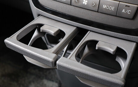 Toyota Ipsum II, 2002 год, 799 000 рублей, 15 фотография