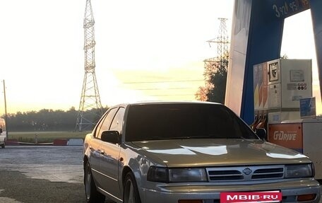 Nissan Maxima VIII, 1992 год, 350 000 рублей, 4 фотография