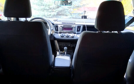 Toyota RAV4, 2014 год, 1 700 000 рублей, 6 фотография