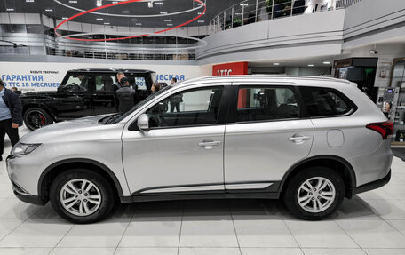 Mitsubishi Outlander III рестайлинг 3, 2016 год, 1 850 000 рублей, 10 фотография