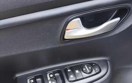 KIA Rio IV, 2017 год, 990 000 рублей, 15 фотография