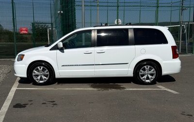 Chrysler Town & Country V рестайлинг, 2013 год, 1 700 000 рублей, 1 фотография