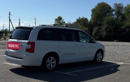 Chrysler Town & Country V рестайлинг, 2013 год, 1 700 000 рублей, 6 фотография