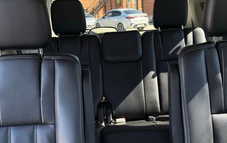 Chrysler Town & Country V рестайлинг, 2013 год, 1 700 000 рублей, 12 фотография