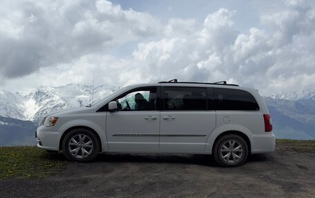 Chrysler Town & Country V рестайлинг, 2013 год, 1 700 000 рублей, 16 фотография