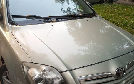 Toyota Avensis III рестайлинг, 2006 год, 610 000 рублей, 1 фотография