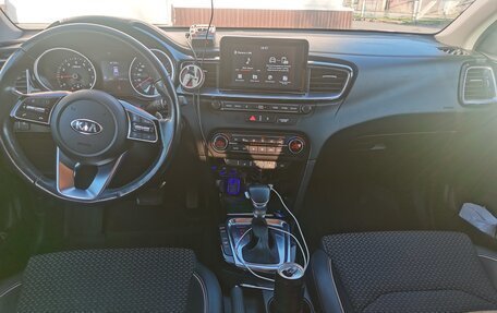 KIA cee'd III, 2019 год, 1 800 000 рублей, 11 фотография