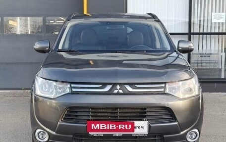Mitsubishi Outlander III рестайлинг 3, 2013 год, 1 495 000 рублей, 2 фотография