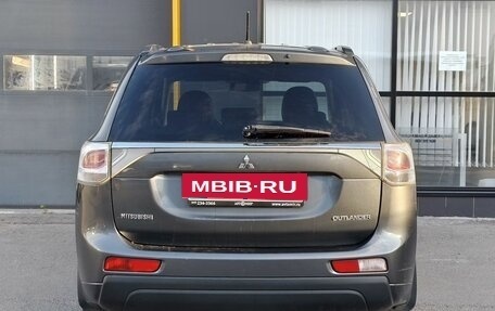 Mitsubishi Outlander III рестайлинг 3, 2013 год, 1 495 000 рублей, 6 фотография