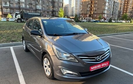 Hyundai Solaris II рестайлинг, 2015 год, 1 030 000 рублей, 1 фотография