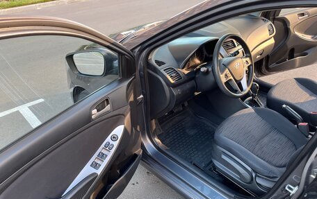 Hyundai Solaris II рестайлинг, 2015 год, 1 030 000 рублей, 10 фотография