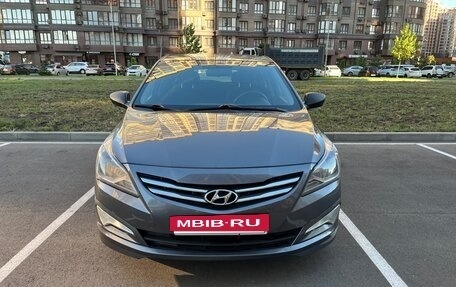 Hyundai Solaris II рестайлинг, 2015 год, 1 030 000 рублей, 2 фотография